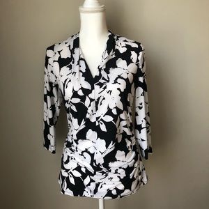 Stretch Black and White blouse